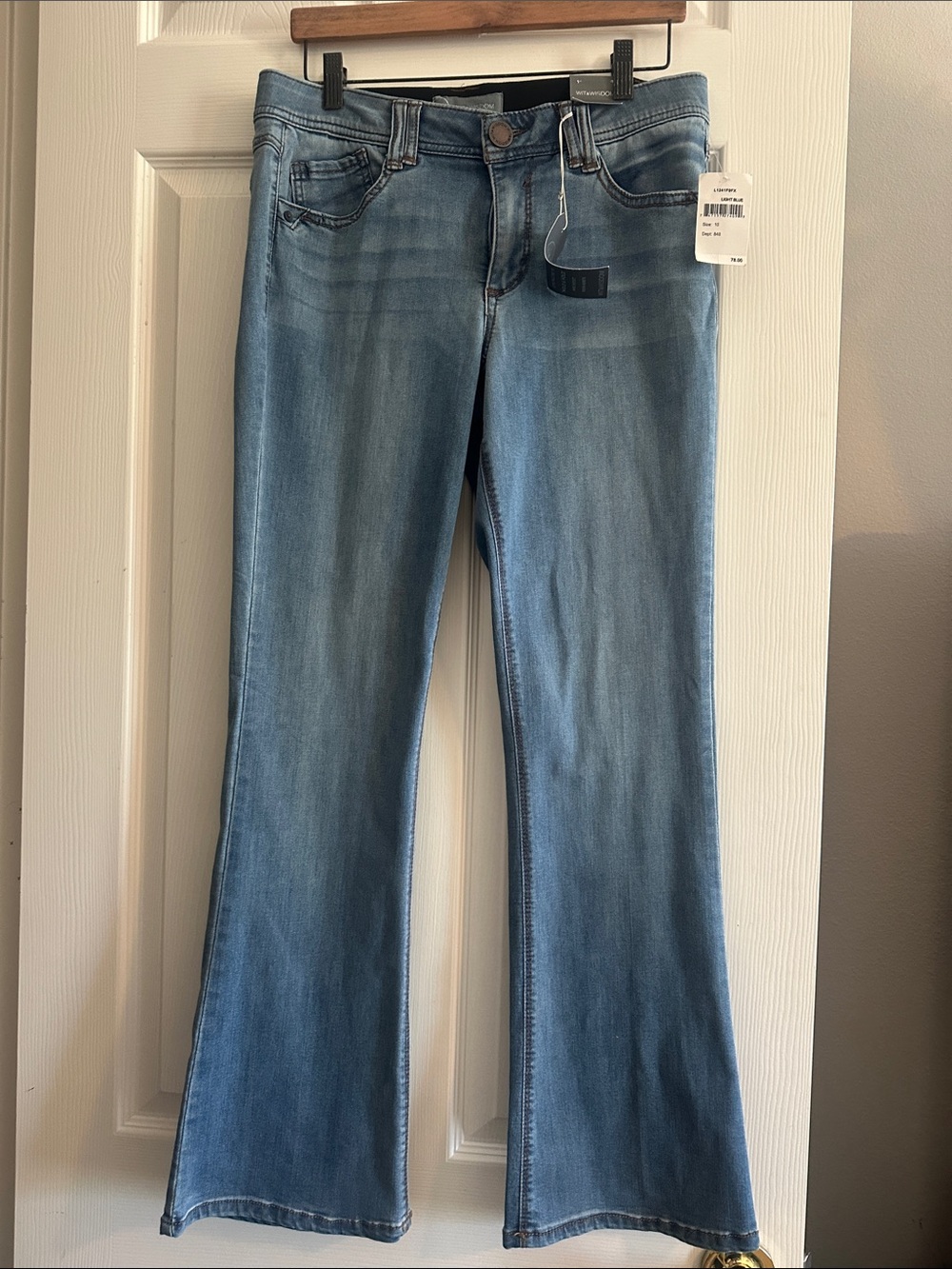 Wit and Wisdom Absolution Itty Bitty Bootcut jeans. Size 10. New with tags.